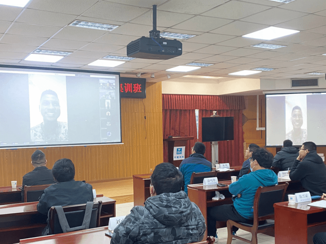 3.28让海外业务见真功出实效!公司举办“环球成长”计划第一届海外人才集训班5.gif 3.28让海外业务见真功出实效!公司举办“环球成长”计划第一届海外人才集训班5.gif