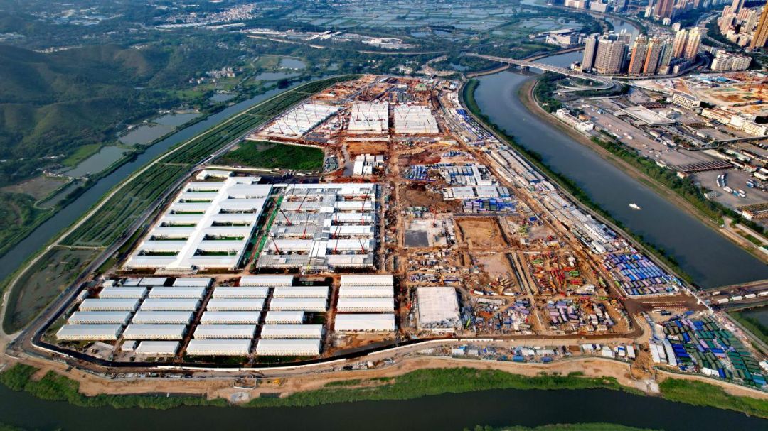 4.8 30天抢建“生命之舟”！中央援港应急医院项目一期工程竣工交付.png