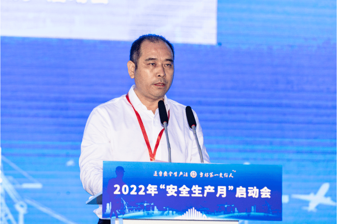 6.1 湖北省住建系统（鄂东分会场）、中建三局三公司“安全生产月”启动仪式在鄂州沙塘棚户区改造项目举行！8.gif