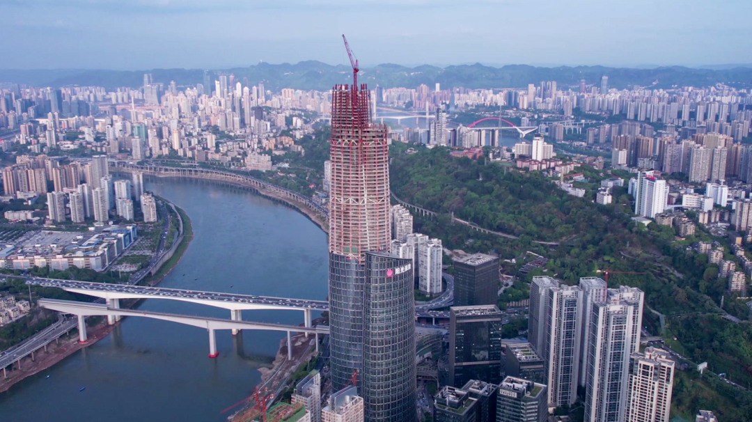6.20 458米，重庆第一高楼封顶！中建三局三公司刷新山城天际线！5.png