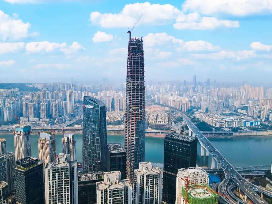 6.20 458米，重庆第一高楼封顶！中建三局三公司刷新山城天际线！7.jpg