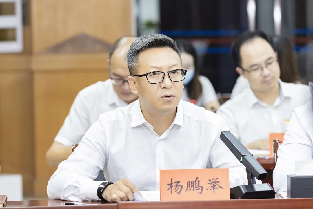 6.24 中共武汉洪山区委、中建三局三公司党委开展理论学习中心组联组学习2.jpg