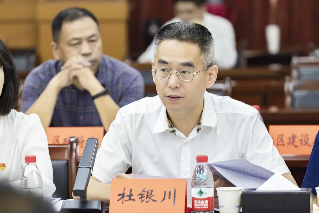 6.24 中共武汉洪山区委、中建三局三公司党委开展理论学习中心组联组学习4.jpg