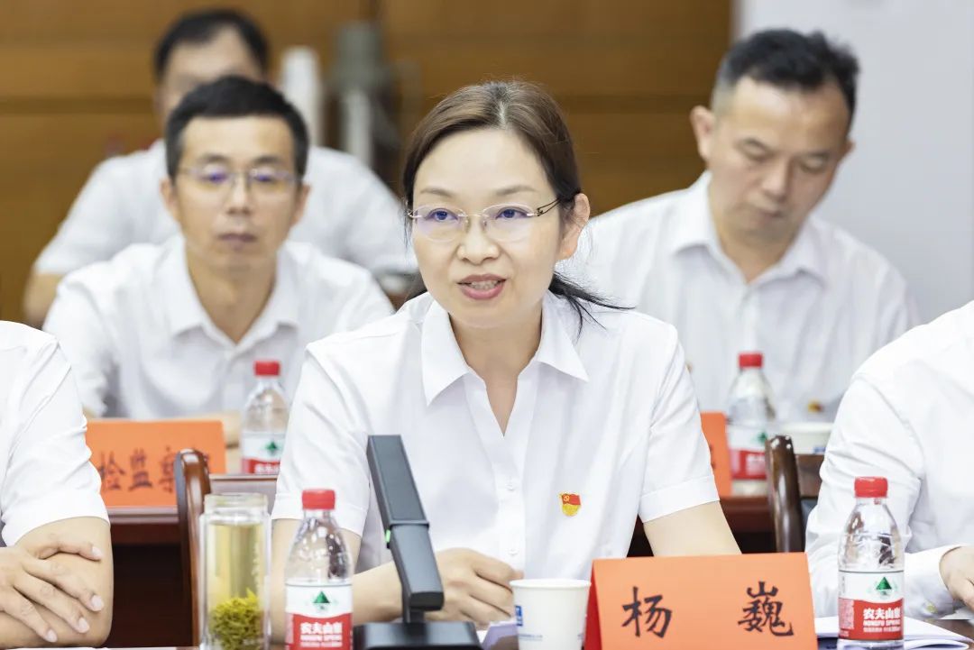 6.24 中共武汉洪山区委、中建三局三公司党委开展理论学习中心组联组学习8.jpg