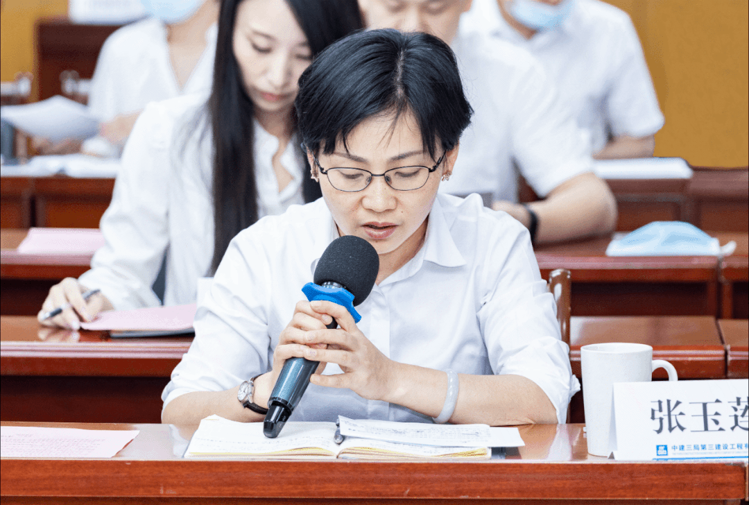 6.27 公司开展2022年第一批新任干部廉洁从业谈话暨安全交底会5.gif