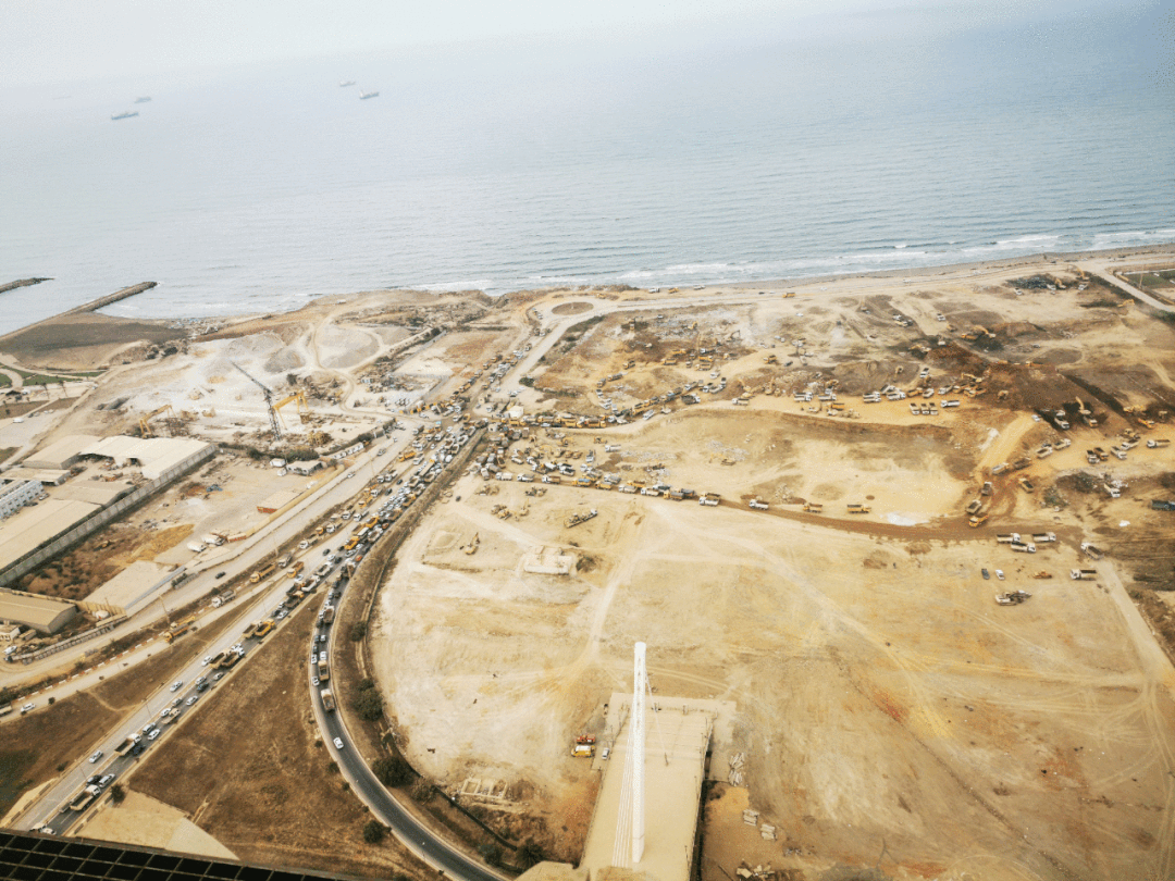 7.12 震撼！“中建三局造”建证阿尔及利亚60周年阅兵庆典4.gif