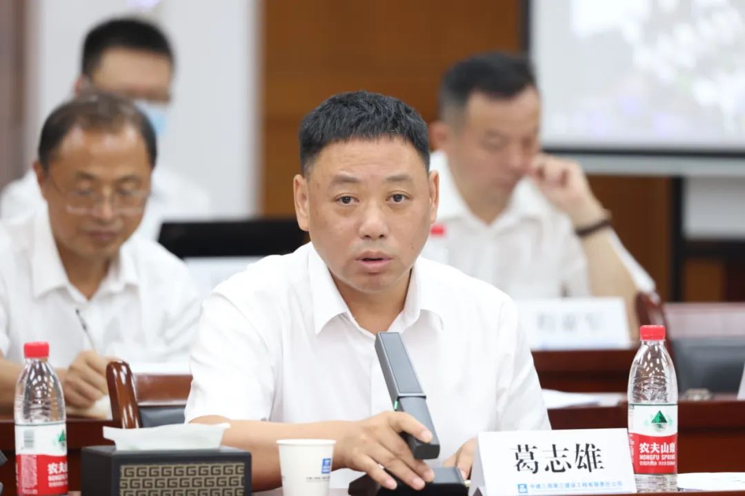 8.1  不折不扣抓落实！公司召开年中生产安全会3.jpg