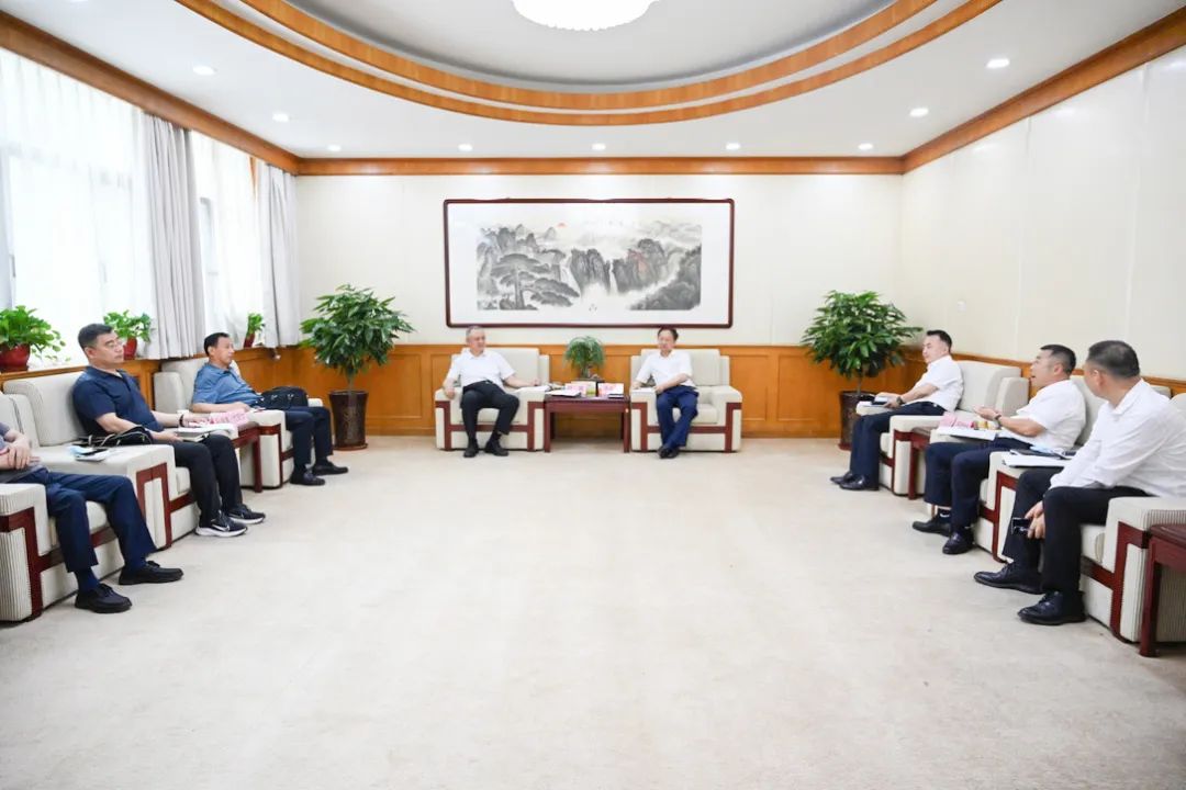 8.6 李兵生拜会石家庄市副市长郑巍1.jpg