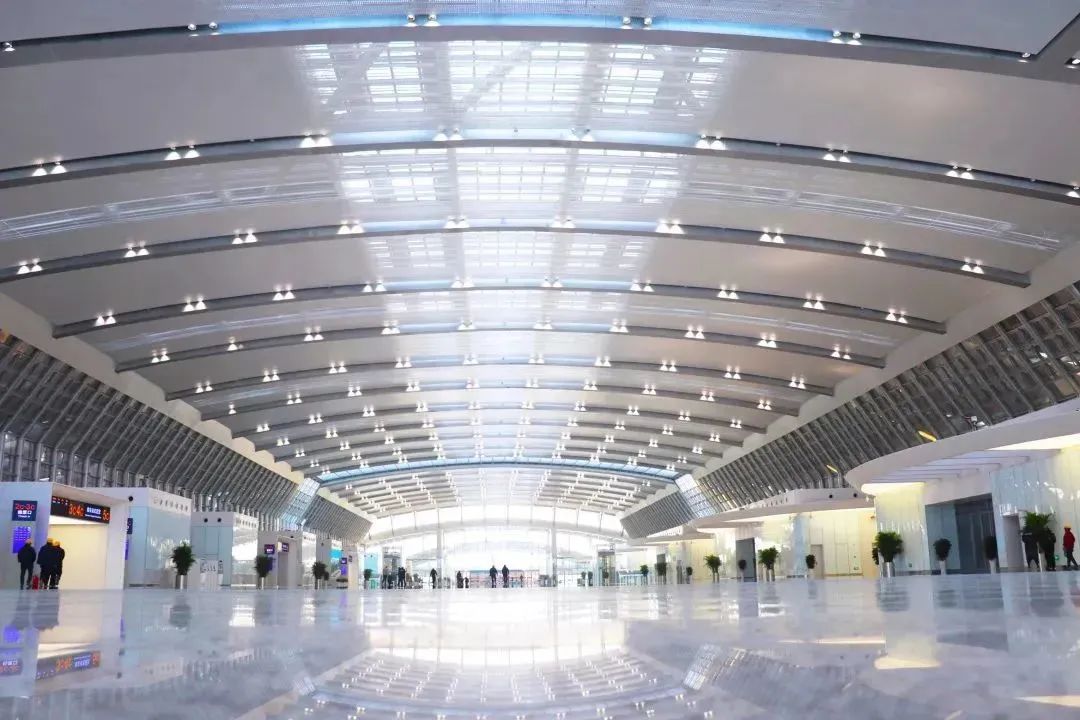 8.12 三局“筑”力！武汉东站今日开通运营！6.jpg