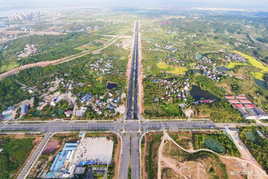 9.13 提前2个月！鄂州市吴楚大道项目（燕花路—燕沙路段）贯通1.jpg