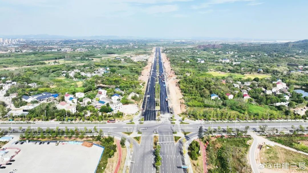 9.13 提前2个月！鄂州市吴楚大道项目（燕花路—燕沙路段）贯通4.jpg