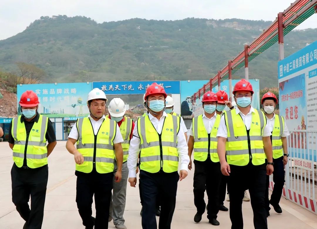 9.14 王延波赴重庆茶惠大道项目带班检查1.jpg