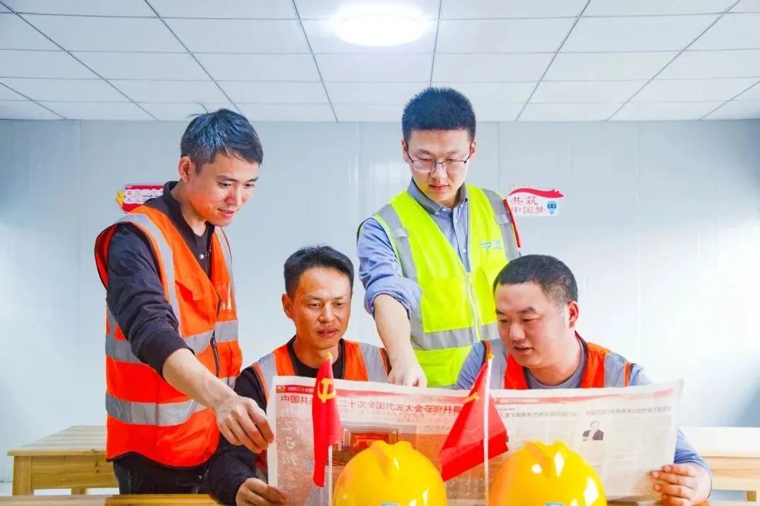 11.24 声入心通！中建三局三公司各单位深入传达学习党的二十大精神1.jpg