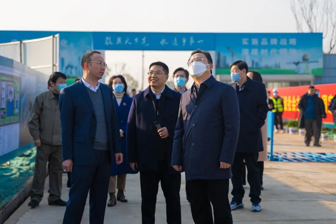 2.2 鄂州市领导赴鄂州国网电力项目观摩重大项目拉练进展1.jpg