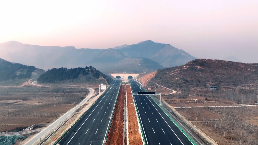 2.7 京秦高速公路遵化至秦皇岛段建成通车！1.png
