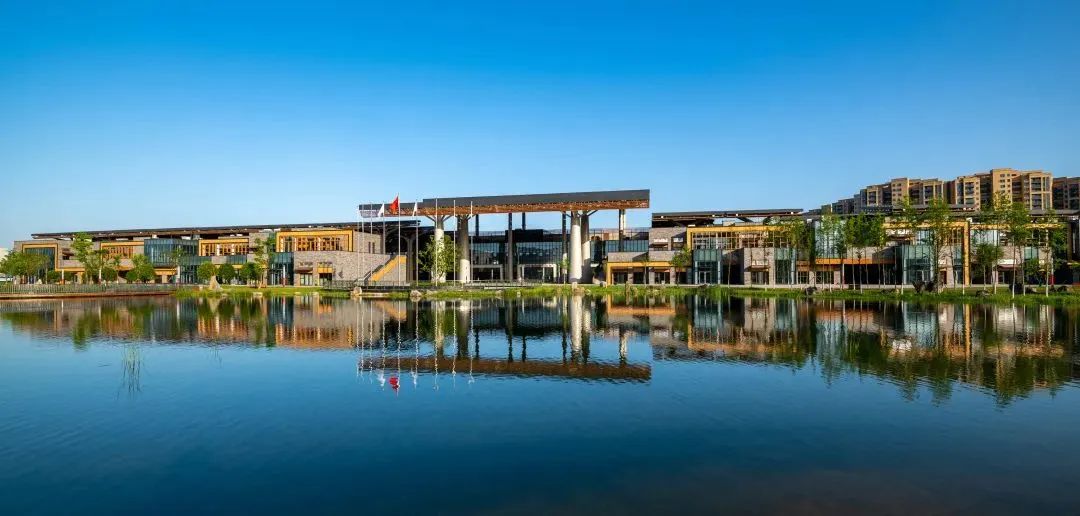 2.20 宜都市民活动中心（会展中心）斩获柏林设计奖！3.jpg