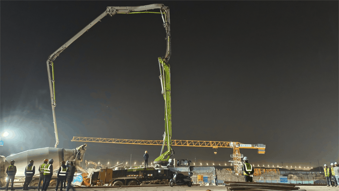 2.28 广州白云机场T3航站楼项目建设按下“加速键”冲刺施工快速推进阶段2.gif