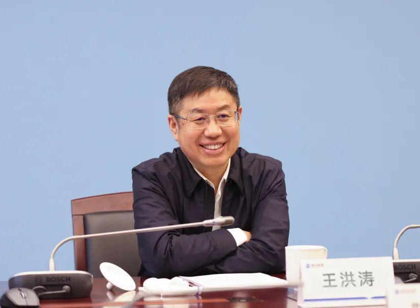 3.8 中建三局与湖北能源集团签订合作协议4.jpg