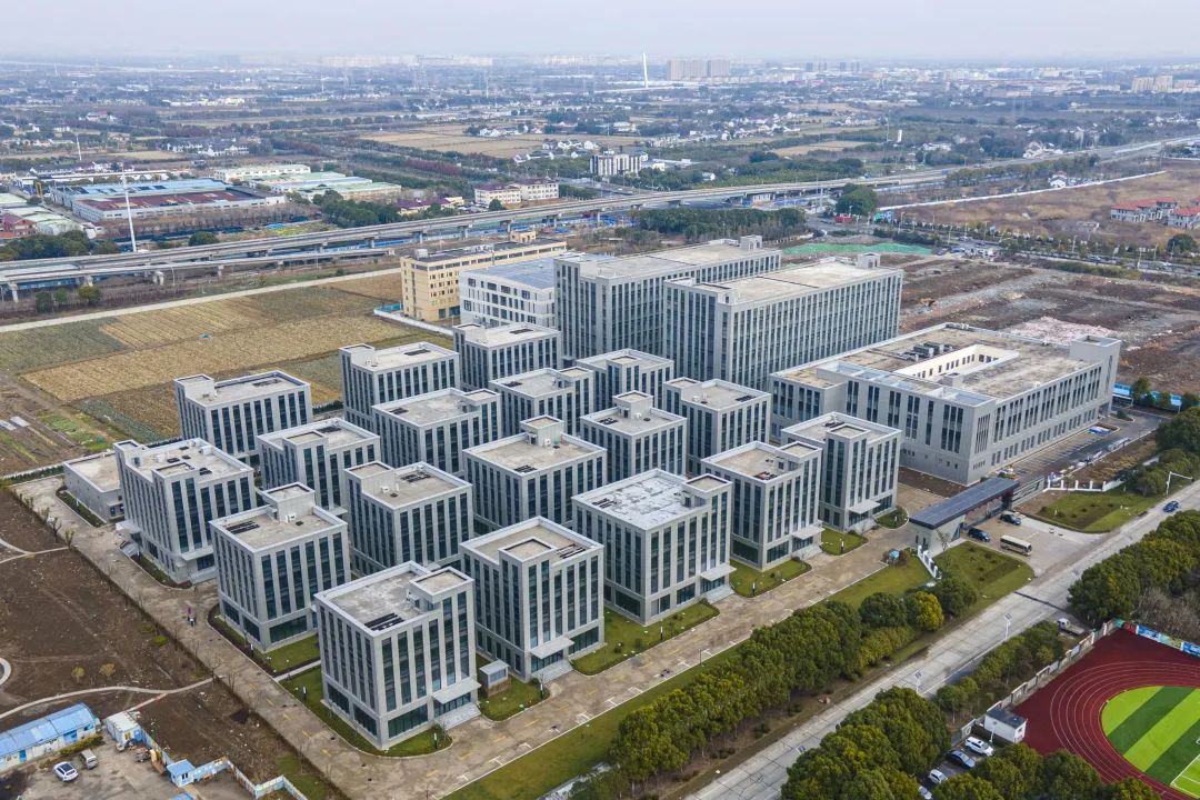 3.13 珠海健福制药项目（一期）主体结构全面封顶！4.jpg