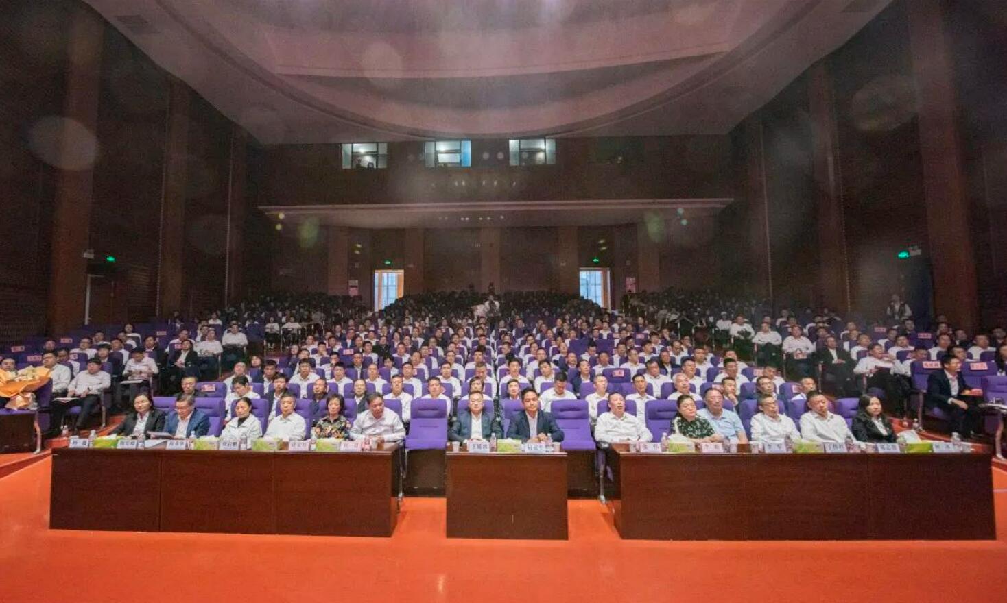 4.18 热泪盈眶，热血沸腾！这场活动现场一次又一次响起热烈掌声！1.jpg