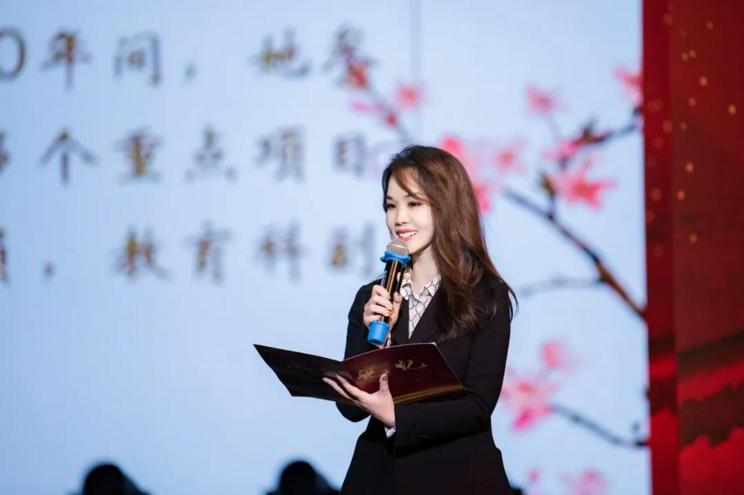 4.18 热泪盈眶，热血沸腾！这场活动现场一次又一次响起热烈掌声！4.jpg