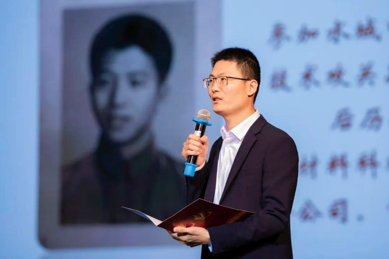 4.18 热泪盈眶，热血沸腾！这场活动现场一次又一次响起热烈掌声！10.jpg