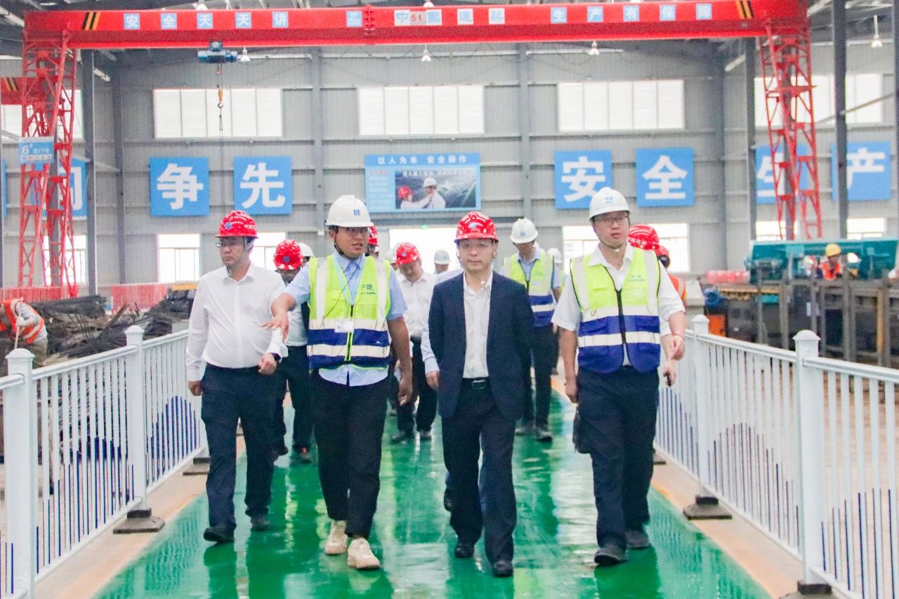 4.24 侯玉杰赴广州白云机场T3航站楼项目调研2.jpg