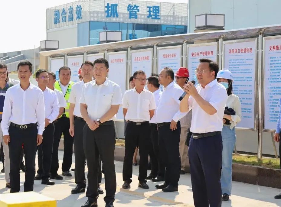 8.3 翔业集团党委副书记、总经理汪晓林,中建三局副总经理吴红涛慰问厦门新机场项目建设者3.jpg 8.3 翔业集团党委副书记、总经理汪晓林,中建三局副总经理吴红涛慰问厦门新机场项目建设者3.jpg