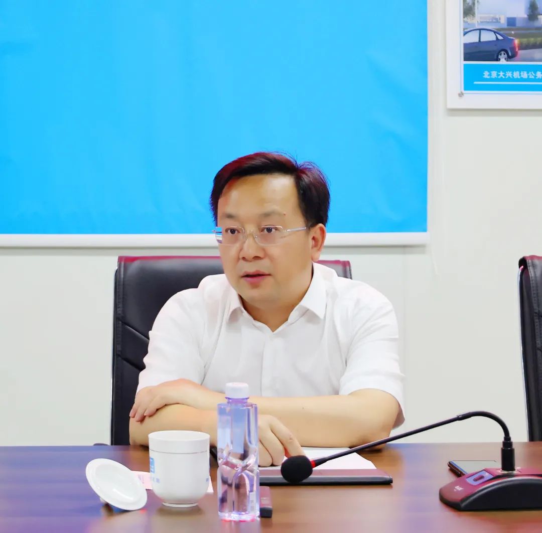 8.3 翔业集团党委副书记、总经理汪晓林,中建三局副总经理吴红涛慰问厦门新机场项目建设者4.jpg 8.3 翔业集团党委副书记、总经理汪晓林,中建三局副总经理吴红涛慰问厦门新机场项目建设者4.jpg