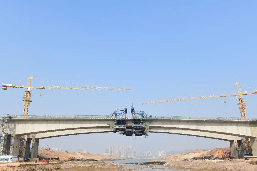 4.14 “节”连不断！中建三局三公司加速推进项目建设“进度条”！7.jpg
